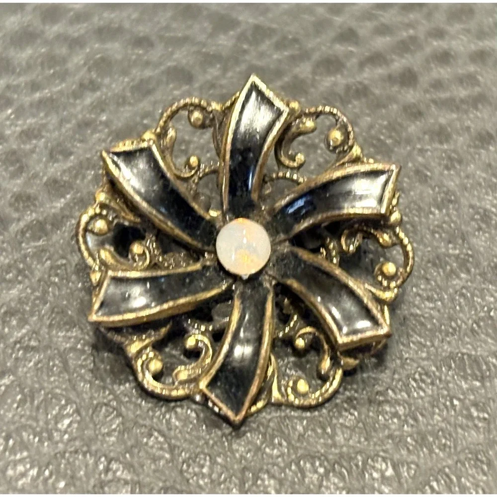 Vintage Victorian Black Enamel Gold Tone Faux Jelly Opal Flower Brooch Pin